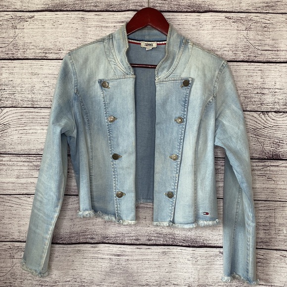 Tommy Cropped Oversized Raw Hem Light Wash Denim Jacket Size M - Picture 12 of 12